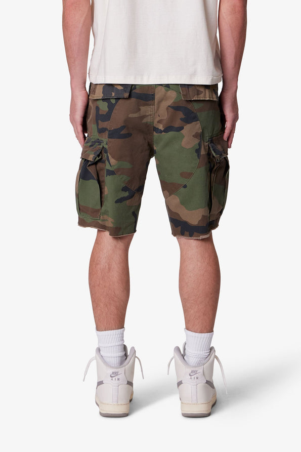 RETROFOLD  DISTRESSED CARGO SHORTS